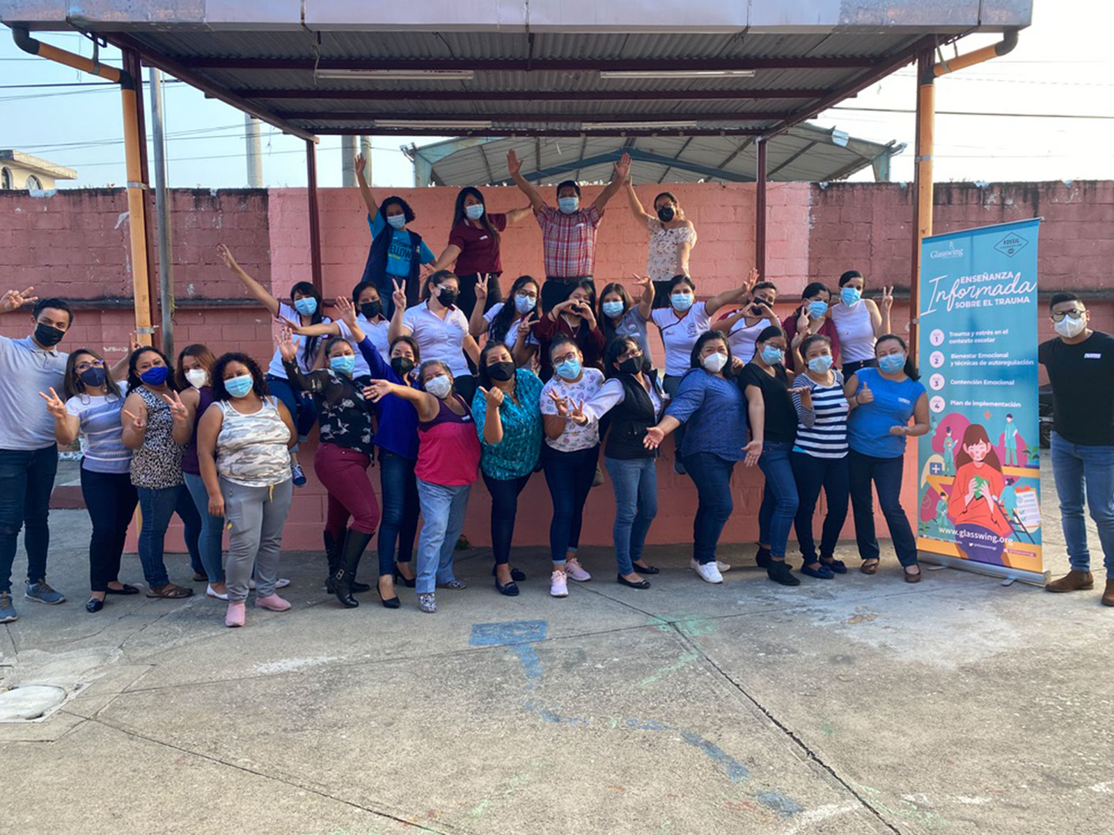 Ampliación de prácticas informadas sobre el trauma a escuelas en Guatemala