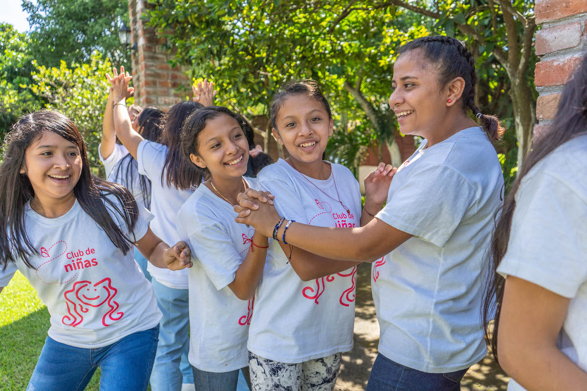 Seeds of Change: Glasswing receives a Starbucks Foundation Origin Grant to empower 1,000 girls and women in Costa Rica